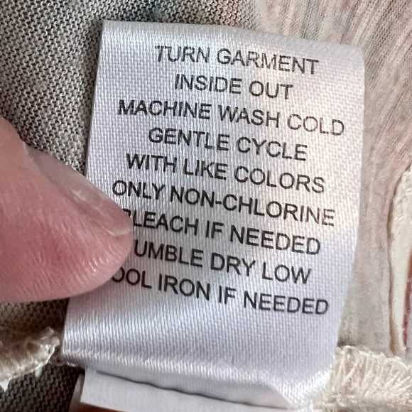 Live & Let Live sz. medium screen printed top granola girl, indian, casual #0517 - Picture 9 of 9